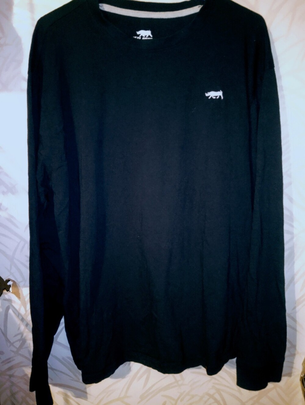Red Rhino Men's Black Long-Sleeve Crewneck Shirt - Classic Minimal Logo Size XL.